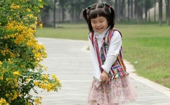 女生抗议男生偷窥被开除?官方通报